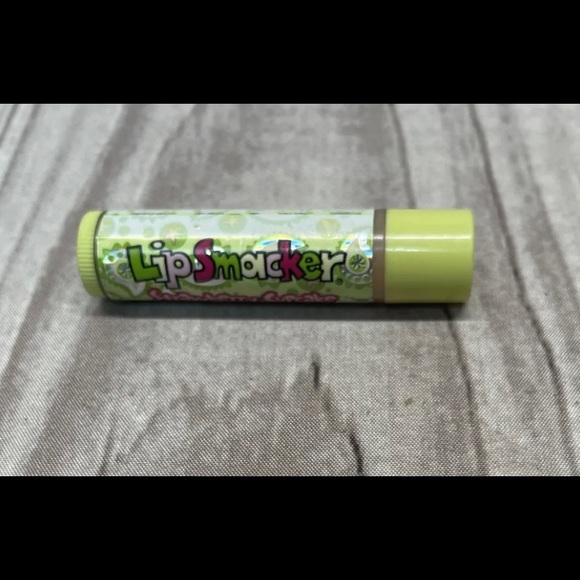 Lip Smacker Bonne Bell Strawberry Cupcake Lip Balm Out Of Package Unused - Picture 3 of 6